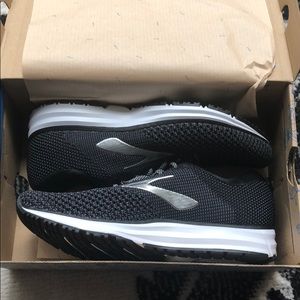 Brooks Revel 2 Size 8